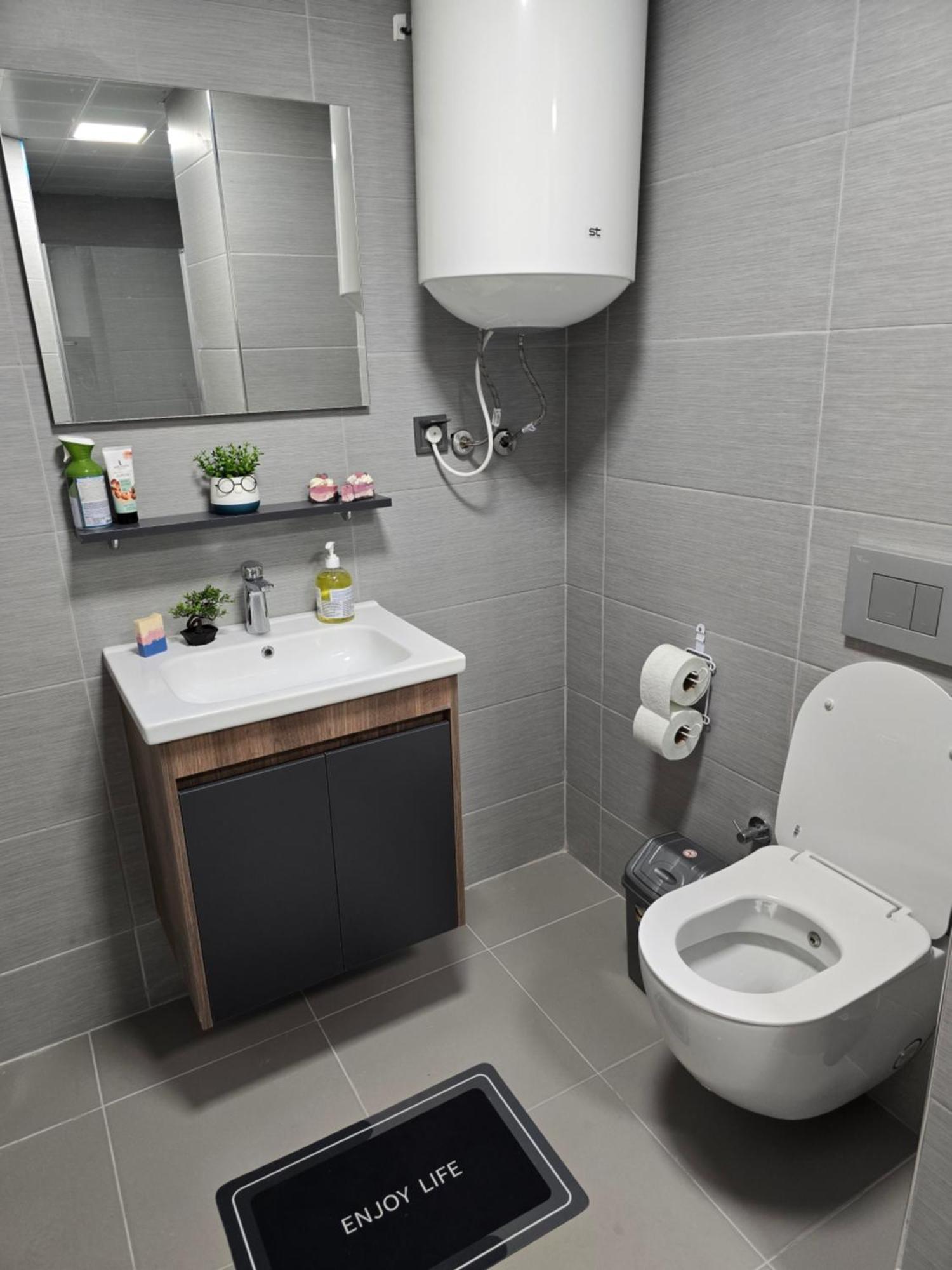 Cevahir Sky City Apartment With Spa, Pool & Fitness Included Skopje Ngoại thất bức ảnh